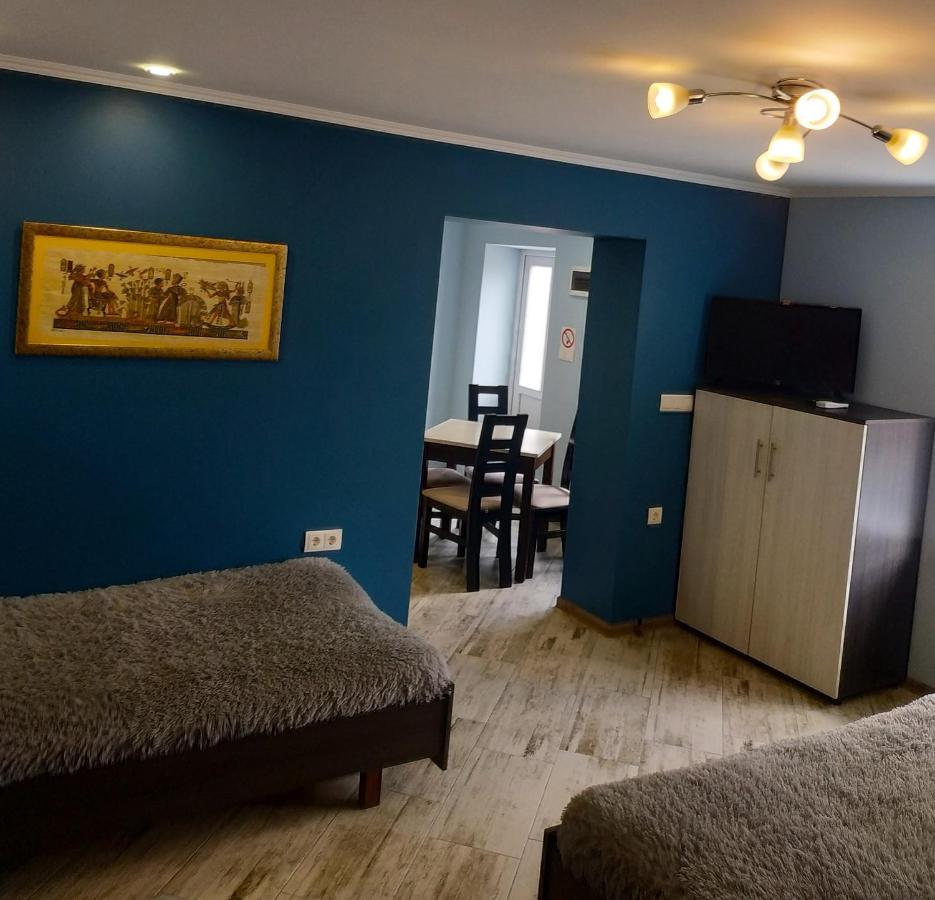 Franko93 Hotel แบรฮอฟ ภายนอก รูปภาพ
